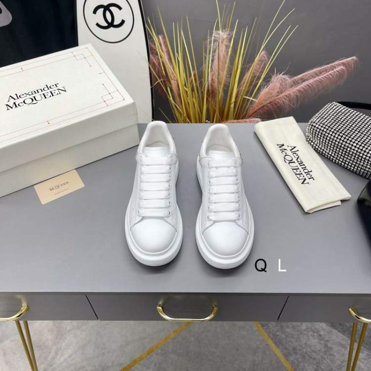Picture of Alexander McQueen Shoes _SKUAlexanderMcqueensz35-45XJ0452453